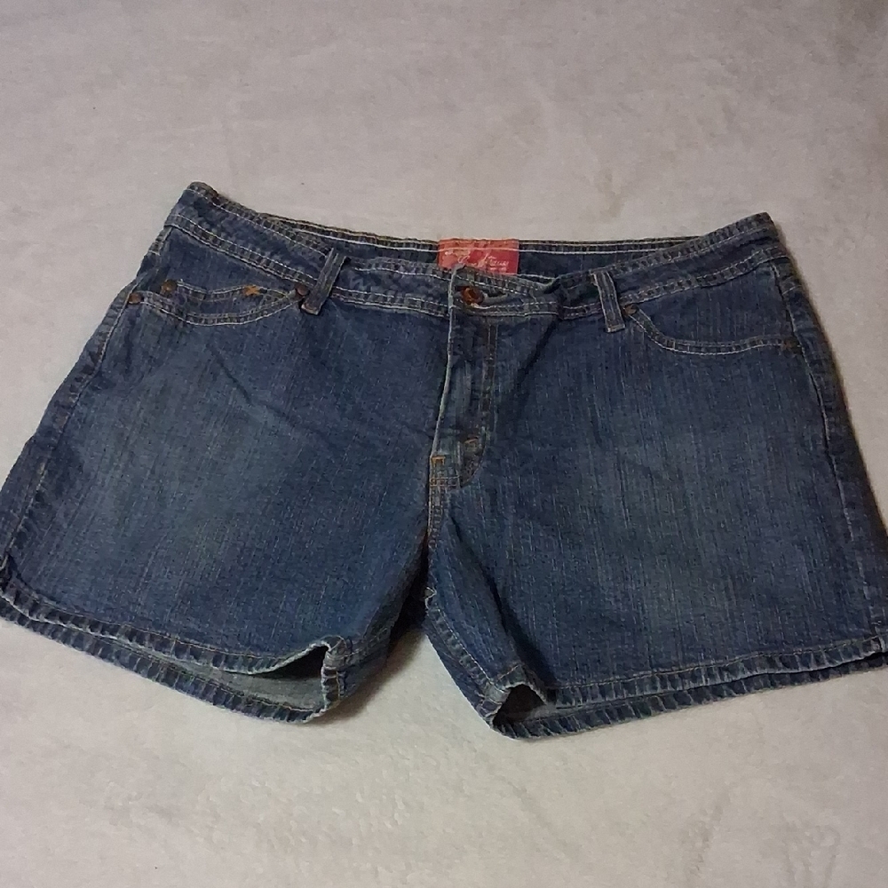 Signature by Levi Strauss Blue Jean Shorts Classic Design